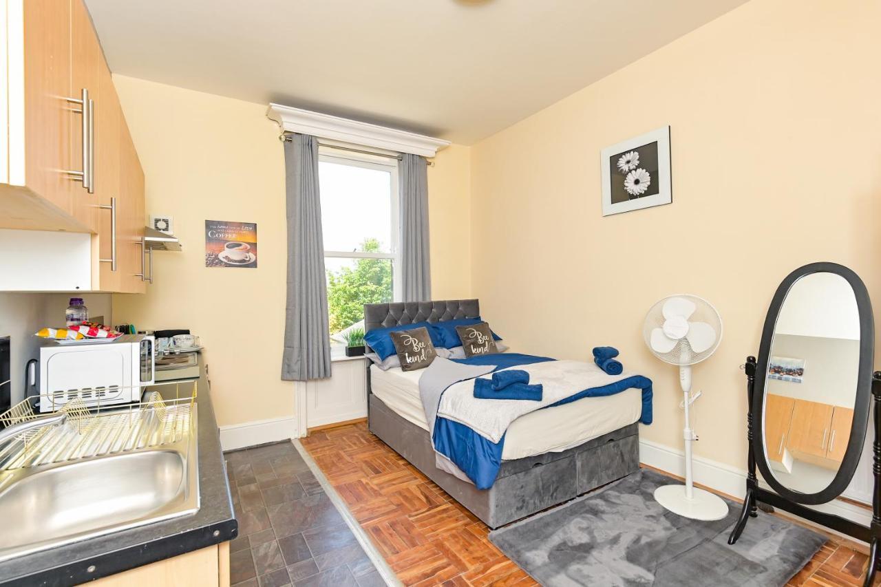 The Elm Wood Apartments 허더즈필드 객실 사진